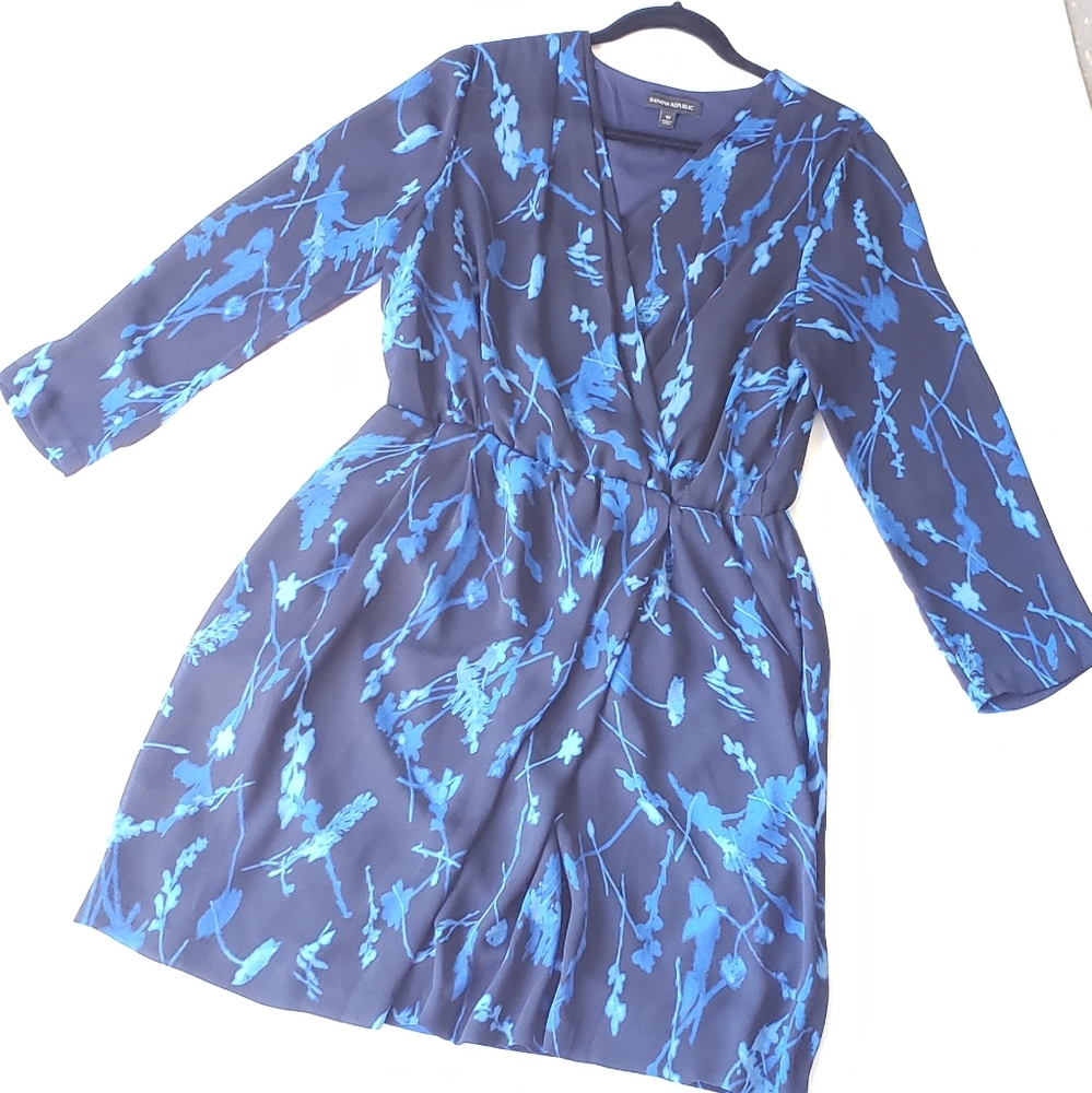 Banana Republic Size 12 Blue Faux Wrap Top 💙